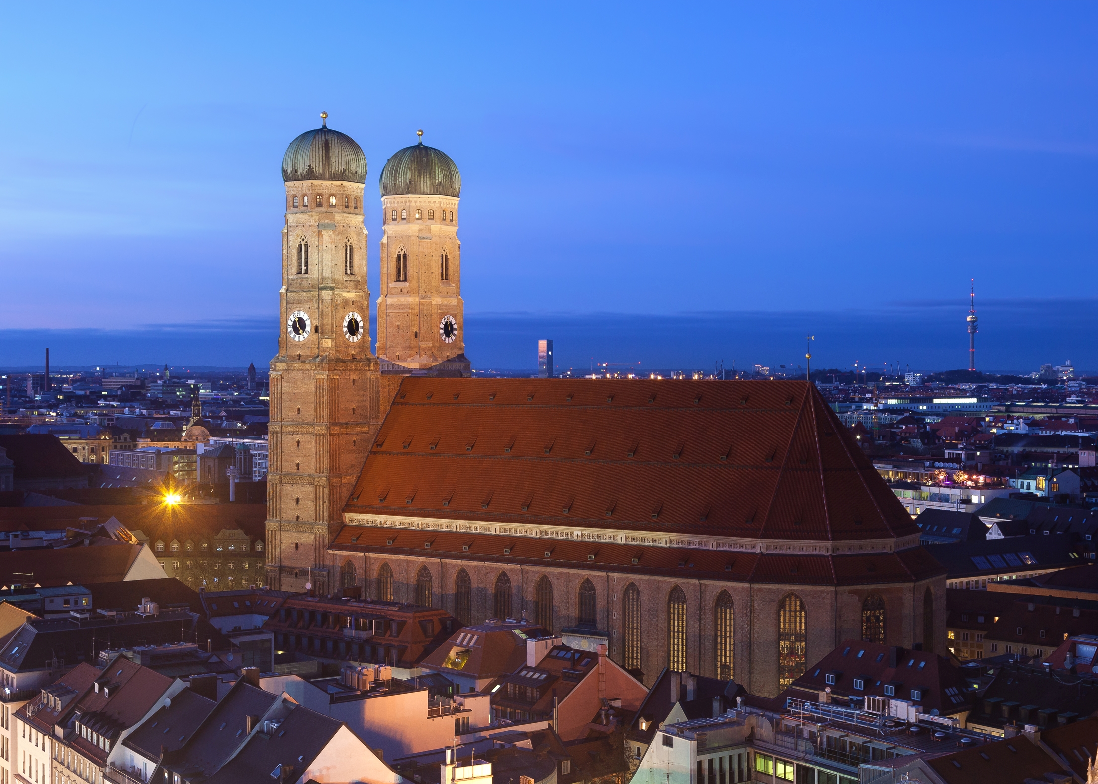 In der Münchner Frauenkirche findet zum bundesweiten Auftakt der Interkulturellen Woche ein ökumenischer Gottesdienst statt.