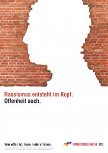 IKW 2012: Plakat und Postkarte "Rassismus entsteht im Kopf. Offenheit auch"