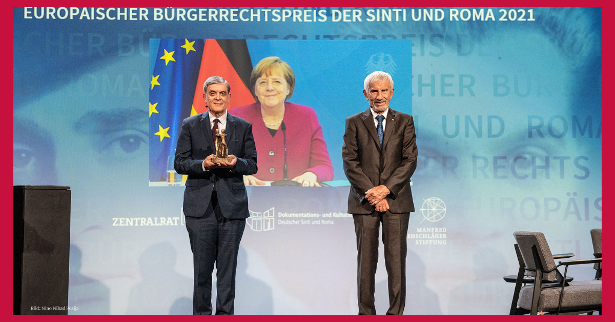 Romani Rose, Angela Merkel und Manfred Lautenschläger (von links) bei der Vereleihung des Europäischen Bürgerrechtspreises der Sinti und Roma. Foto: Susanne Lencinas