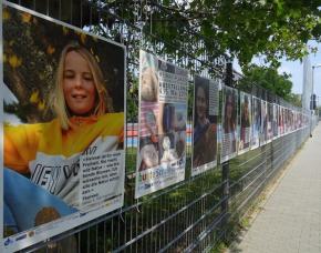 2019: "Heimat-Plakate" der IGS Ingelheim entlang der Albrecht-Dürer- Str. 30; F: Tobias Boos